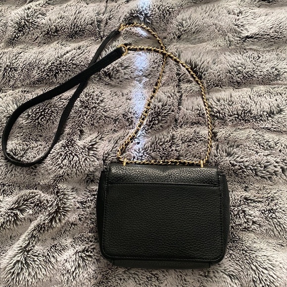 Tory Burch small Black and Gold chained crossbody envelope bag - Picture 2 of 5